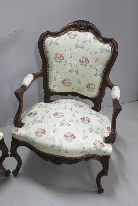 Paire de Fauteuils Cabriolet Louis XV à la Reine – XIXème