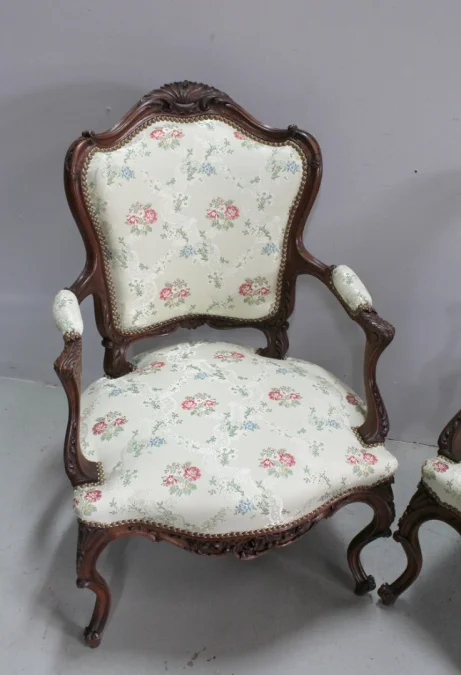 Paire de Fauteuils Cabriolet Louis XV à la Reine – XIXème