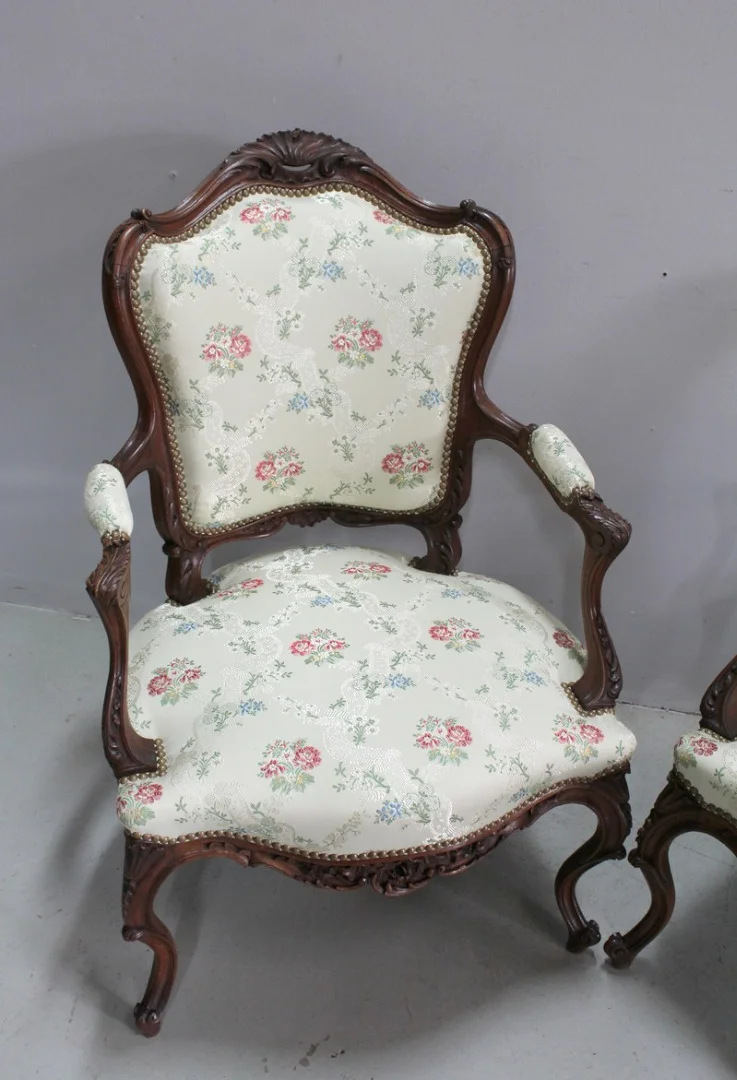 Paire de Fauteuils Cabriolet Louis XV à la Reine – XIXème