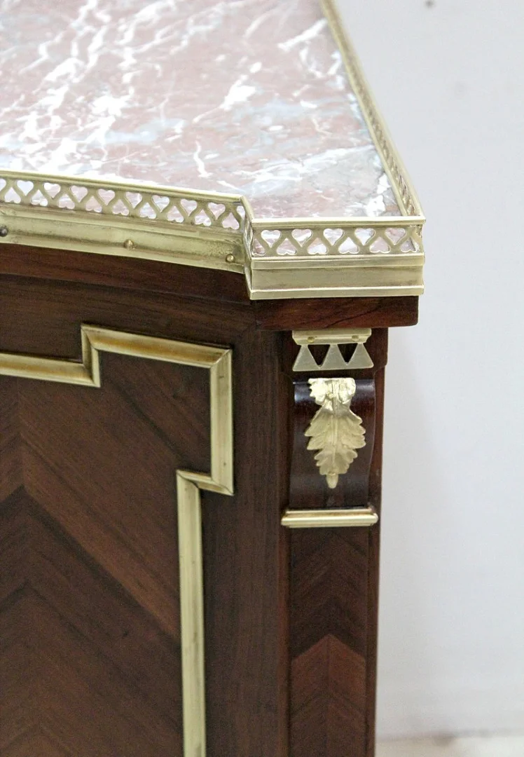 Small chest of drawers Louis XVI - XIX