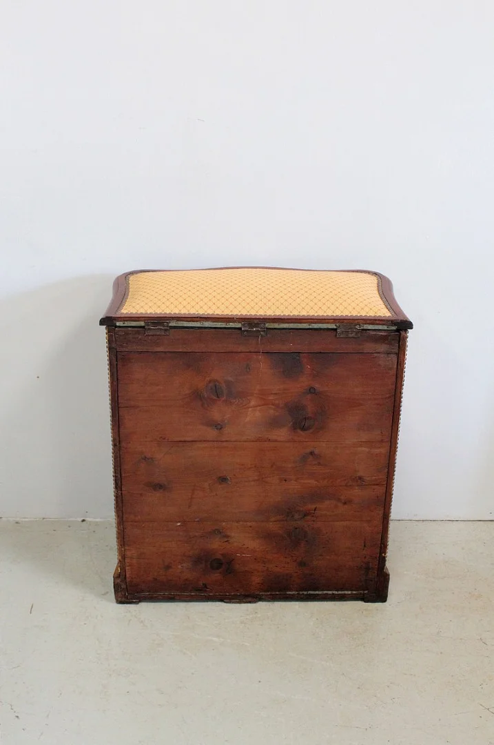 Coffre à linge Napoléon III matelassé – XIXème