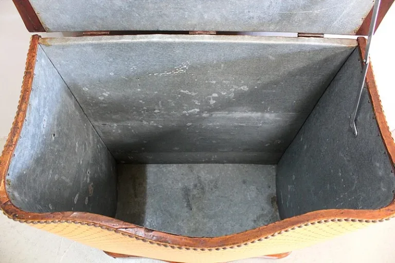 Coffre à linge Napoléon III matelassé – XIXème