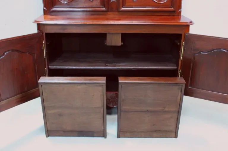 Buffet deux-corps de port Louis XV – XVIIIème