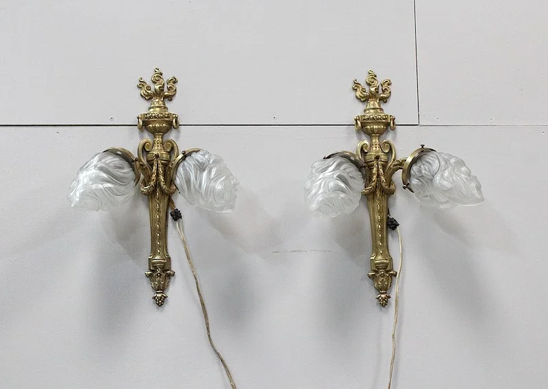 Paire d’appliques à 2 lumières goût Louis XVI – XIXème