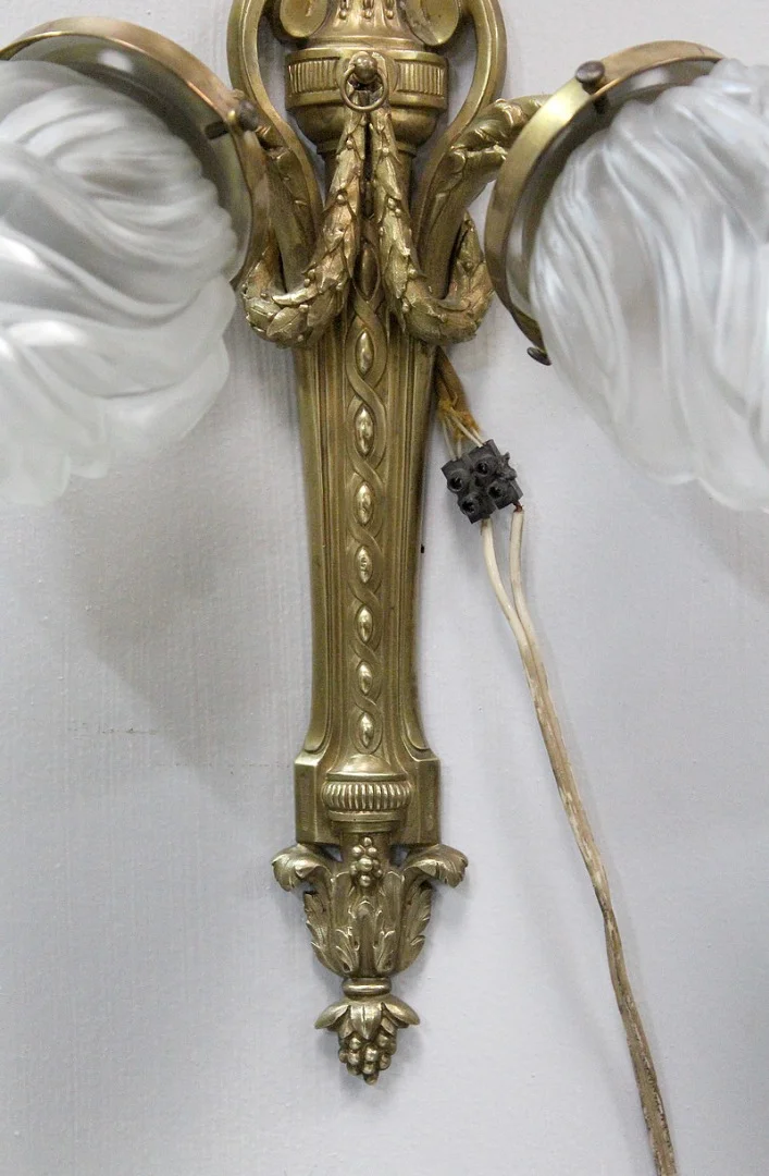 Pair of sconces with 2 lights taste Louis XVI - XIX