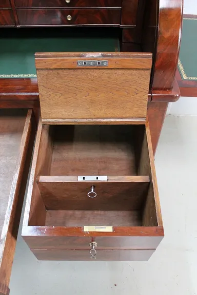 Imposing desk with Directoire cylinder - XVIII