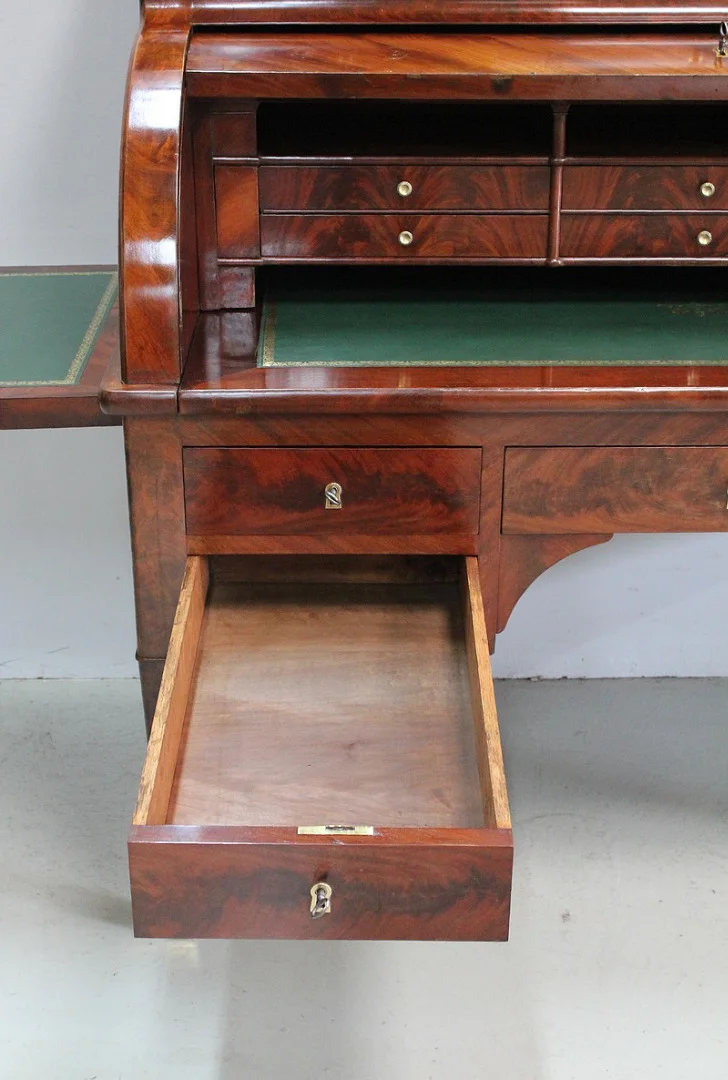 Imposant bureau à cylindre Directoire – XVIIIème