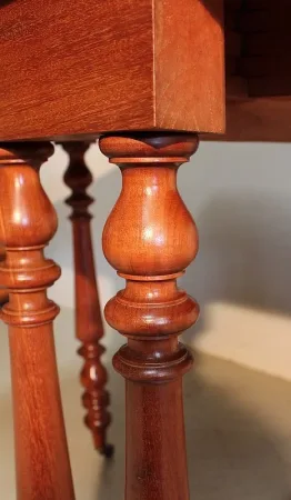 FRANZÖSISCHER TISCH AUS DEM 19. JAHRHUNDERT