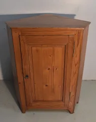 ARMADIO D'ANGOLO