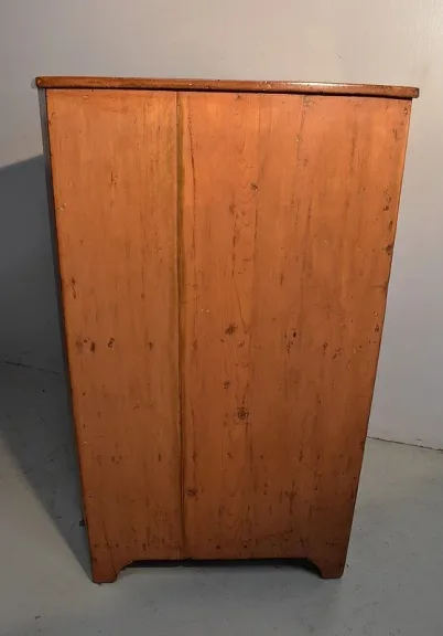 ARMADIO D'ANGOLO