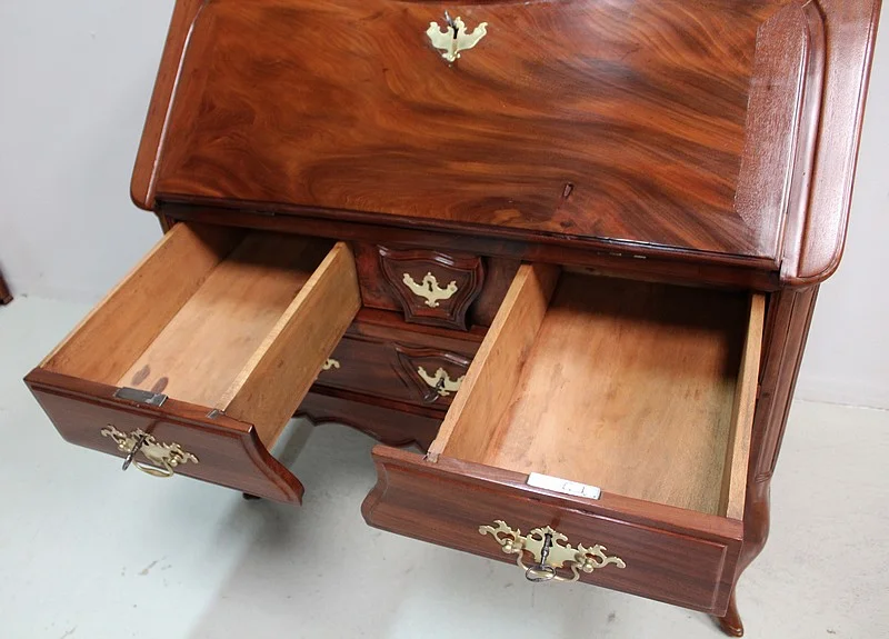 Bureau de Pente Louis XV d'armateur nantais en Acajou XVIIIe