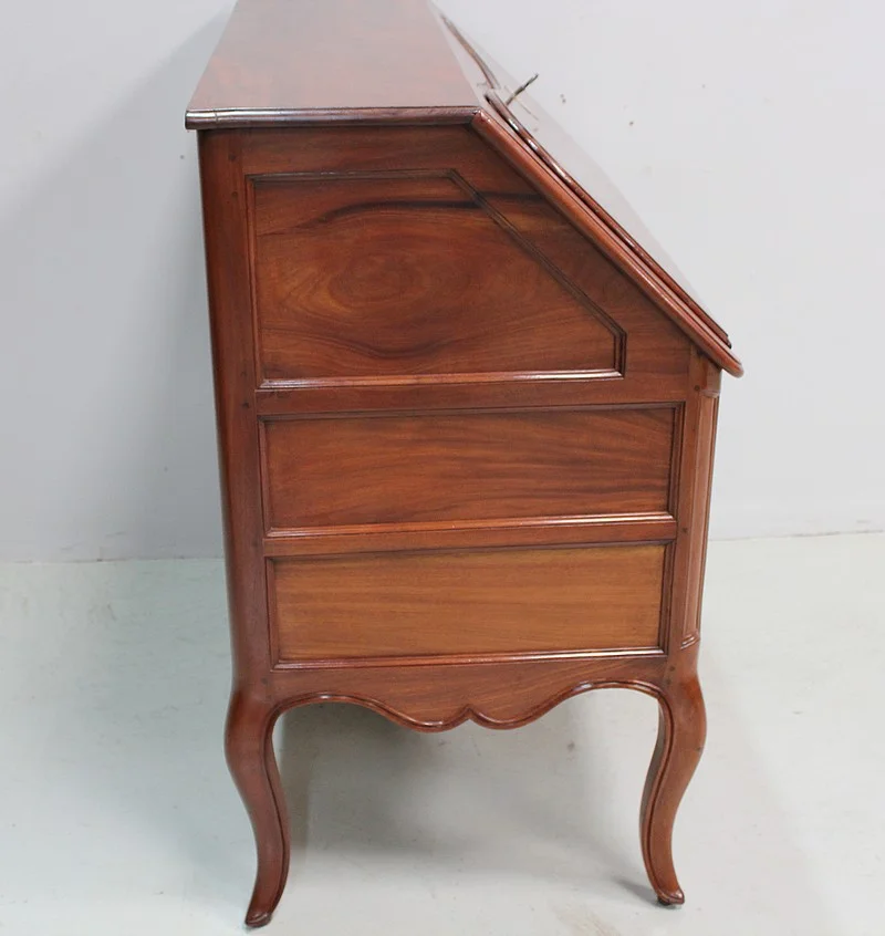 Bureau de Pente Louis XV d'armateur nantais en Acajou XVIIIe