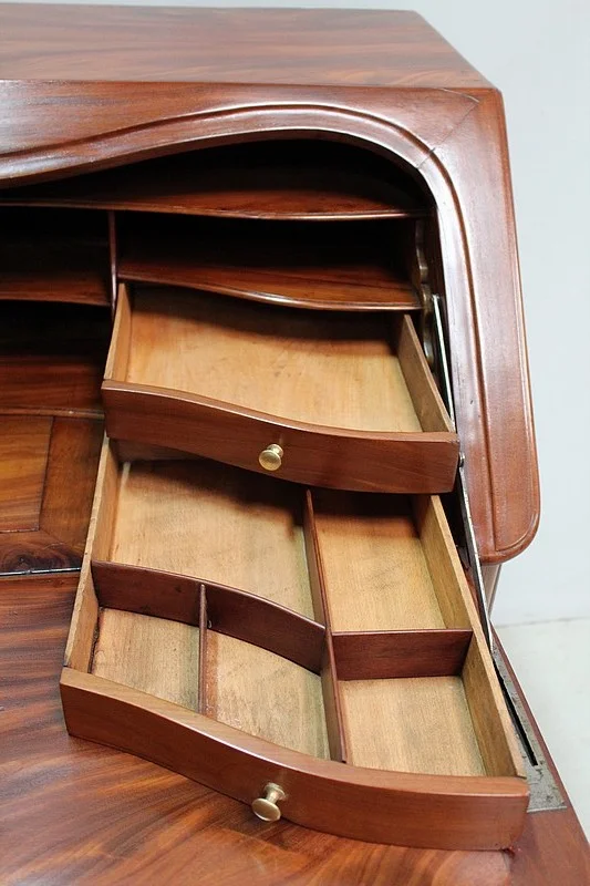Bureau de Pente Louis XV d'armateur nantais en Acajou XVIIIe