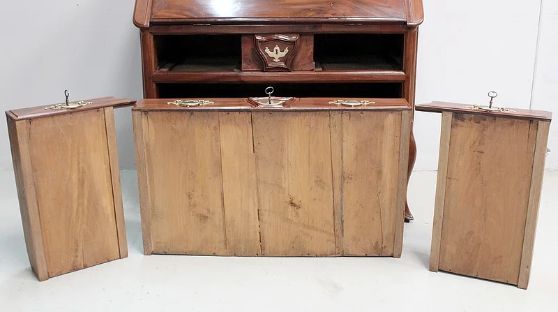 Bureau de Pente Louis XV d'armateur nantais en Acajou XVIIIe