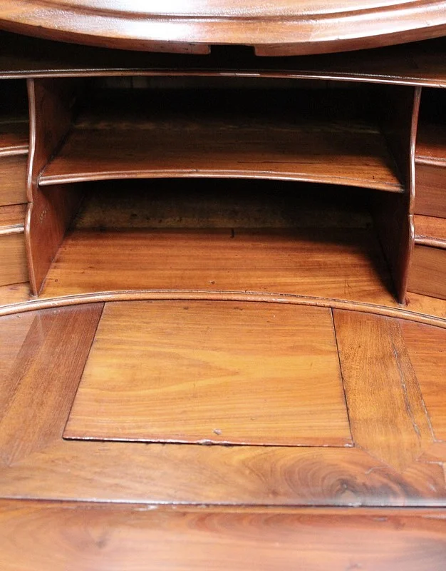 Bureau de Pente Louis XV d'armateur nantais en Acajou XVIIIe