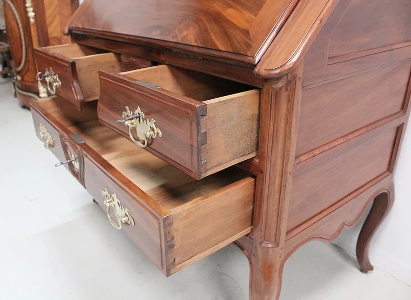 Bureau de Pente Louis XV d'armateur nantais en Acajou XVIIIe