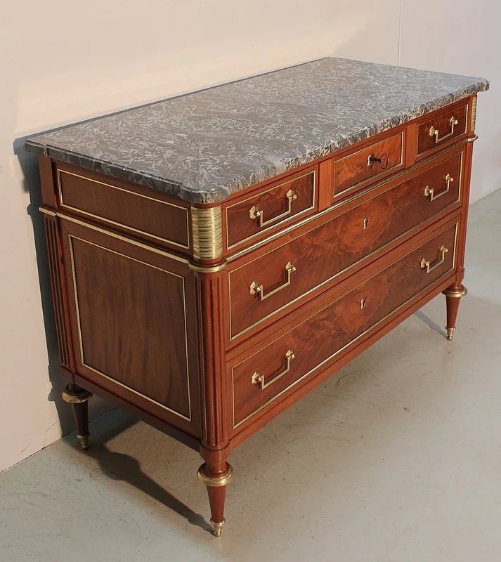 Commode en Acajou – Époque Louis XVI.