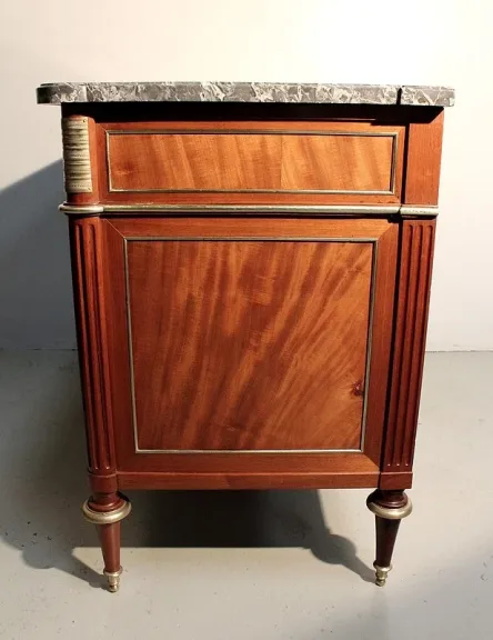 LOUIS XVI ZEITRAUM KOMMODE