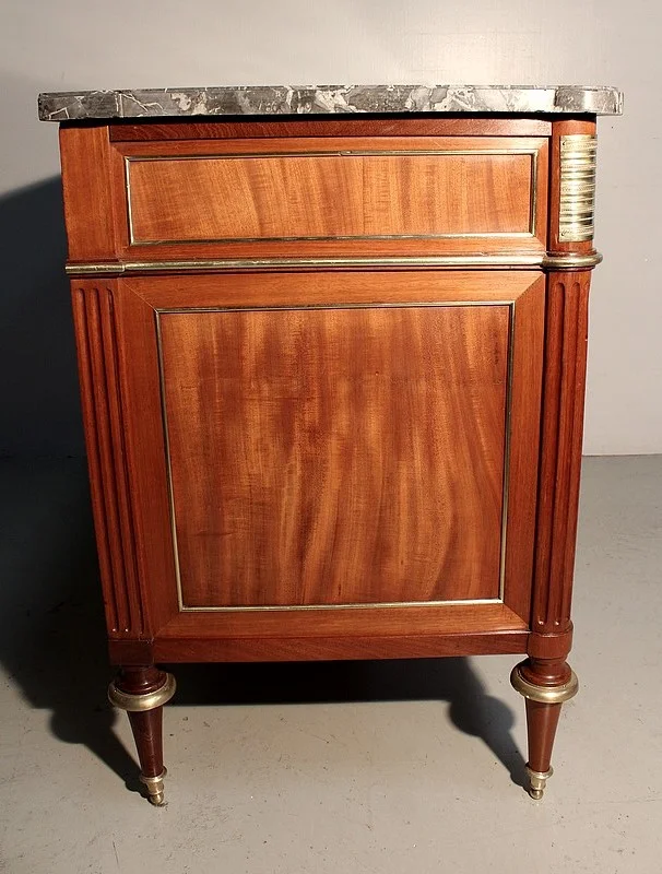 Commode en Acajou – Époque Louis XVI.