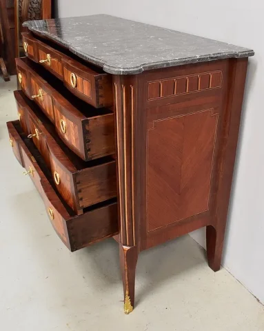 Commode en Marqueterie Transition Louis XV / Louis XVI – 1ère partie XIXe