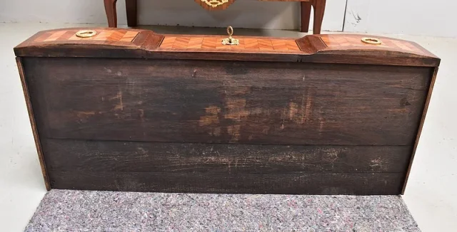 Commode en Marqueterie Transition Louis XV / Louis XVI – 1ère partie XIXe