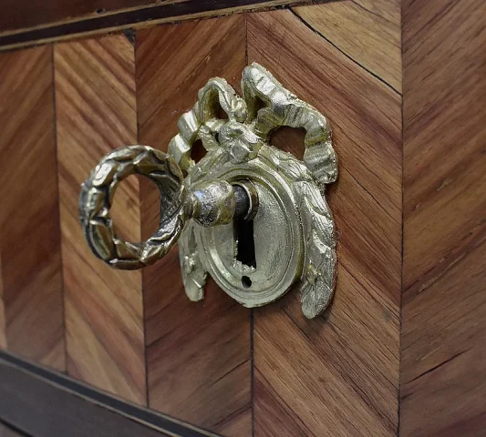 Commode en Marqueterie Transition Louis XV / Louis XVI – 1ère partie XIXe
