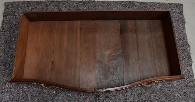 Commode Nantaise de Port en Bois d'Amarante massif, Epoque Louis XV - 1770
