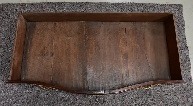 Commode Nantaise de Port en Bois d'Amarante massif, Epoque Louis XV - 1770