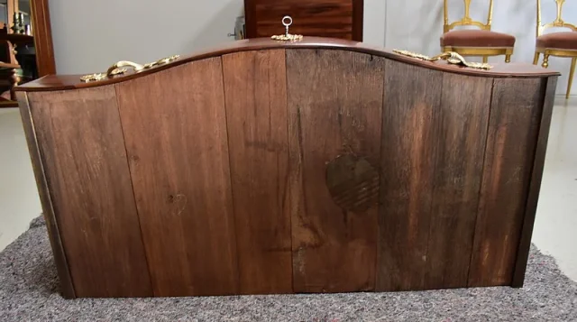 Commode Nantaise de Port en Bois d'Amarante massif, Epoque Louis XV - 1770
