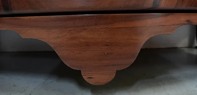 Commode Nantaise de Port en Bois d'Amarante massif, Epoque Louis XV - 1770