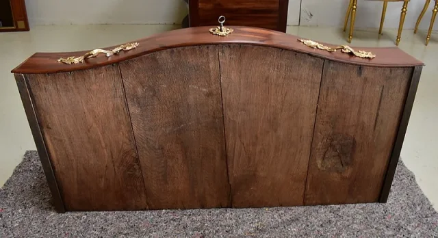 Commode Nantaise de Port en Bois d'Amarante massif, Epoque Louis XV - 1770
