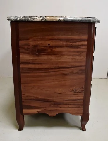 Commode Nantaise de Port en Bois d'Amarante massif, Epoque Louis XV - 1770
