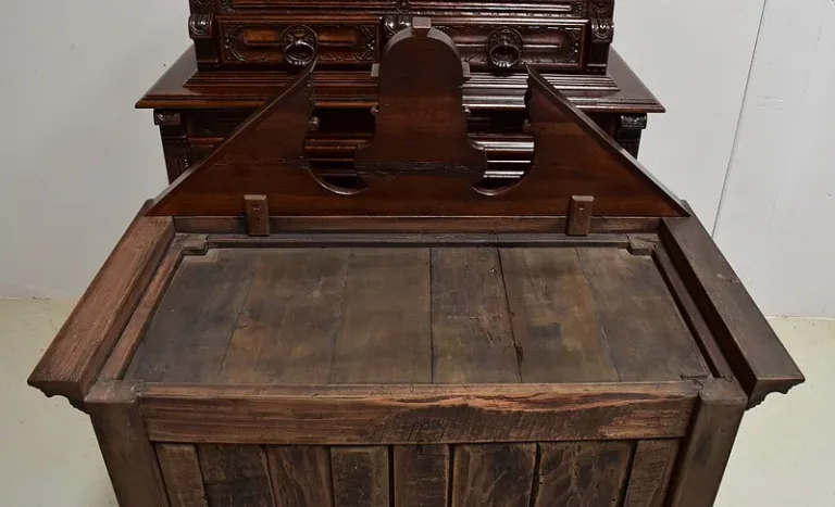 NEO GOTHIC STYLE BUFFET