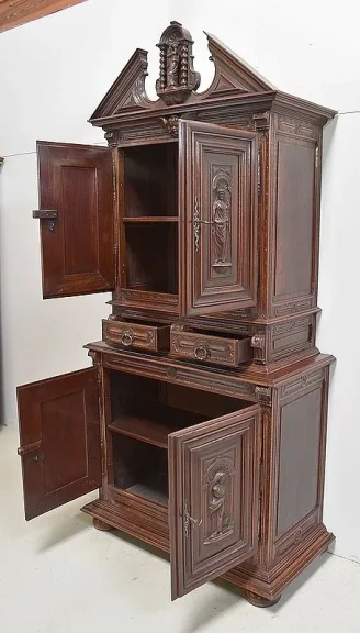 NEO GOTHIC STYLE BUFFET