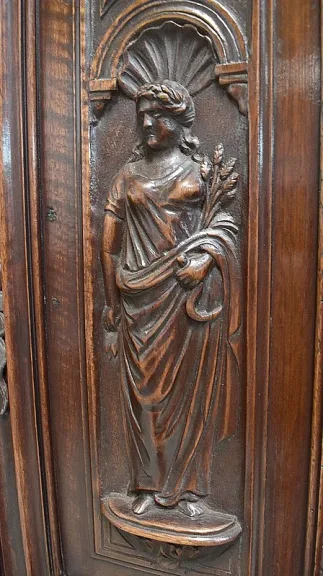 NEO GOTHIC STYLE BUFFET