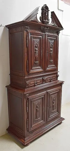 NEO GOTHIC STYLE BUFFET