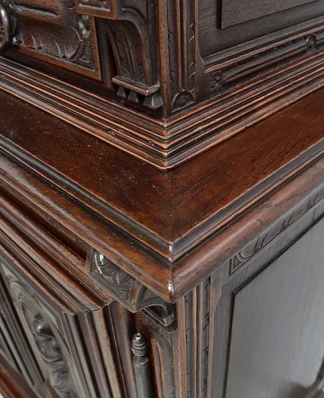 NEO GOTHIC STYLE BUFFET