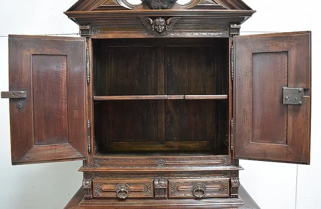 NEO GOTISCHE STIJL BUFFET