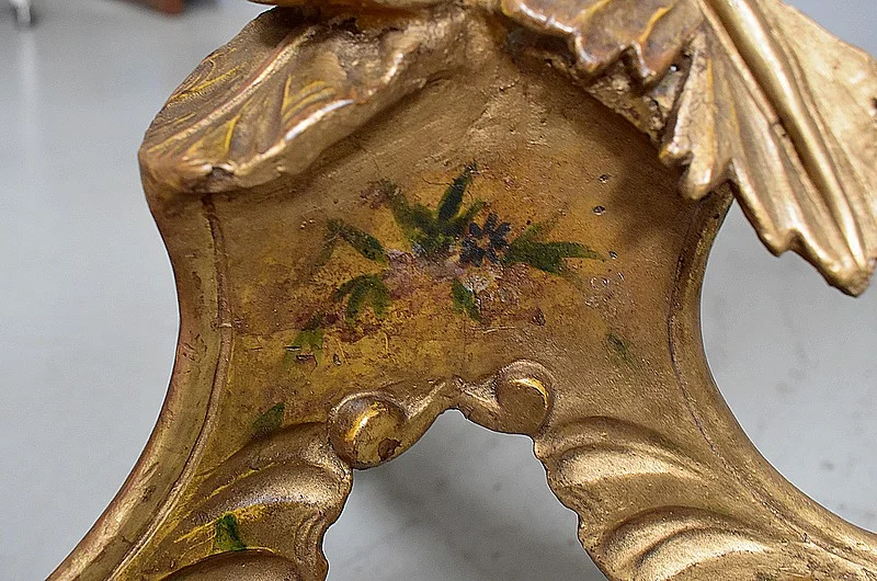 STAND GILTWOOD