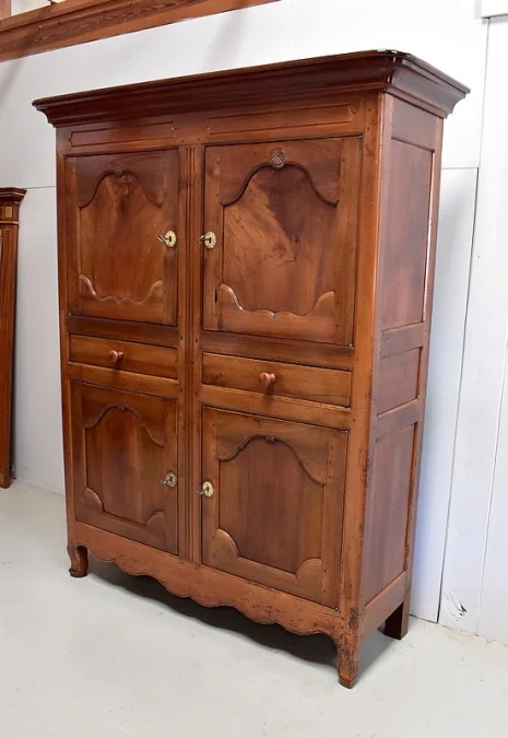 LOUIS XV STYLE BUFFET