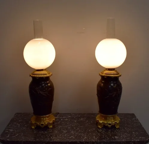 Paire de Lampes Asiatiques à Patine Brune – 1900