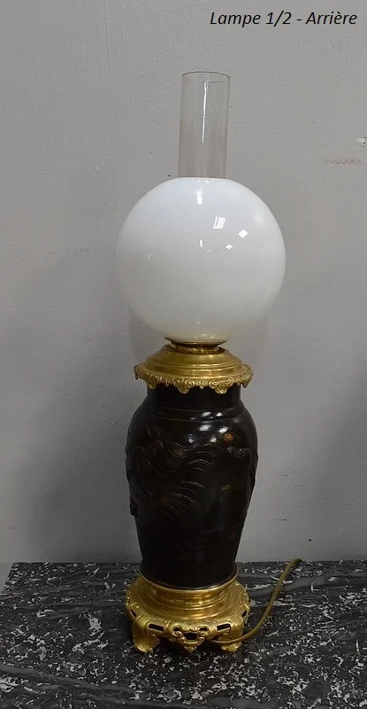 COPPIA DI LAMPADE ASIATICHE