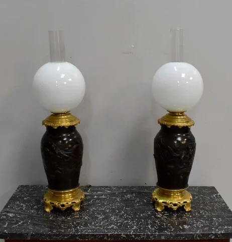Paire de Lampes Asiatiques à Patine Brune – 1900