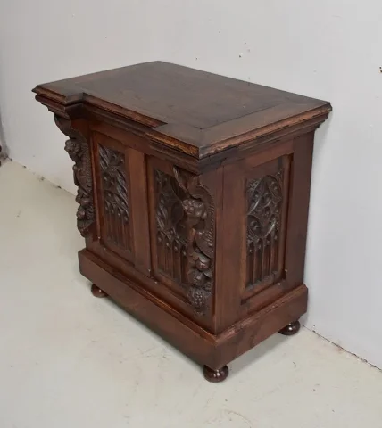 Petit Coffre à Linge de Palier en Chêne, goût Renaissance – Fin XIXe