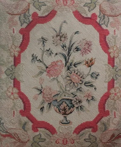 Fauteuil en Frêne et Points de Croix, époque Régence – Début XVIIIe
