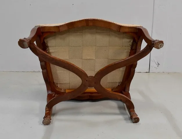 Fauteuil en Frêne et Points de Croix, époque Régence – Début XVIIIe