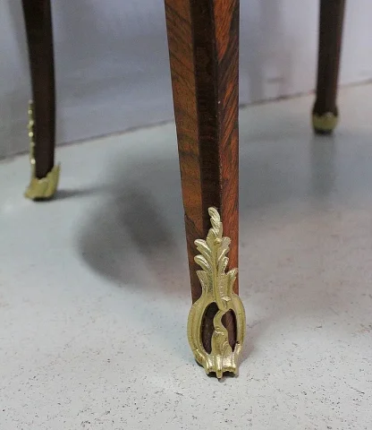 Petite Commode Chiffonnière Marquetée, en Palissandre, style Transition Louis XV / Louis XVI – Milieu XIXe