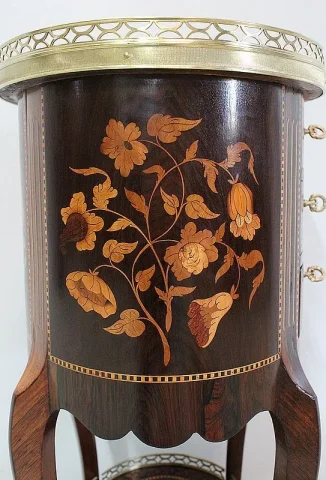 Petite Commode Chiffonnière Marquetée, en Palissandre, style Transition Louis XV / Louis XVI – Milieu XIXe