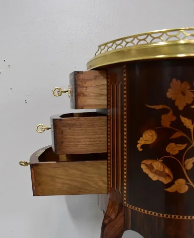 Petite Commode Chiffonnière Marquetée, en Palissandre, style Transition Louis XV / Louis XVI – Milieu XIXe