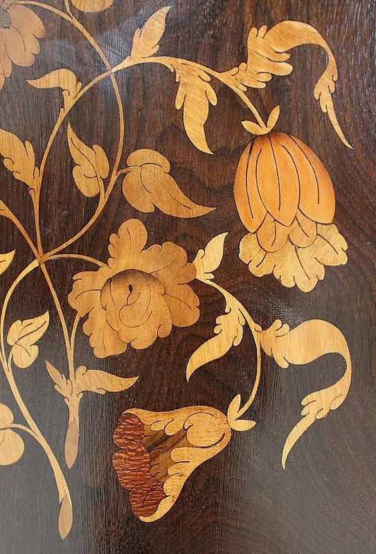 FRENCH CHEST OF DRAWERS